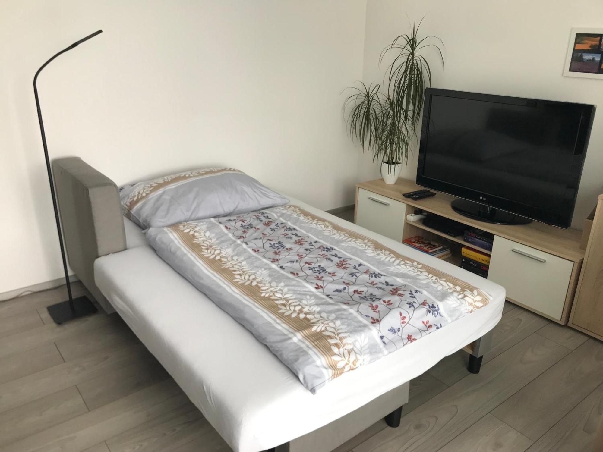 Prijemny Apartman Krovi V Rodinnem Domku Se Sdilenym Bazenem, Terasou A Zahradou Eksteriør bilde