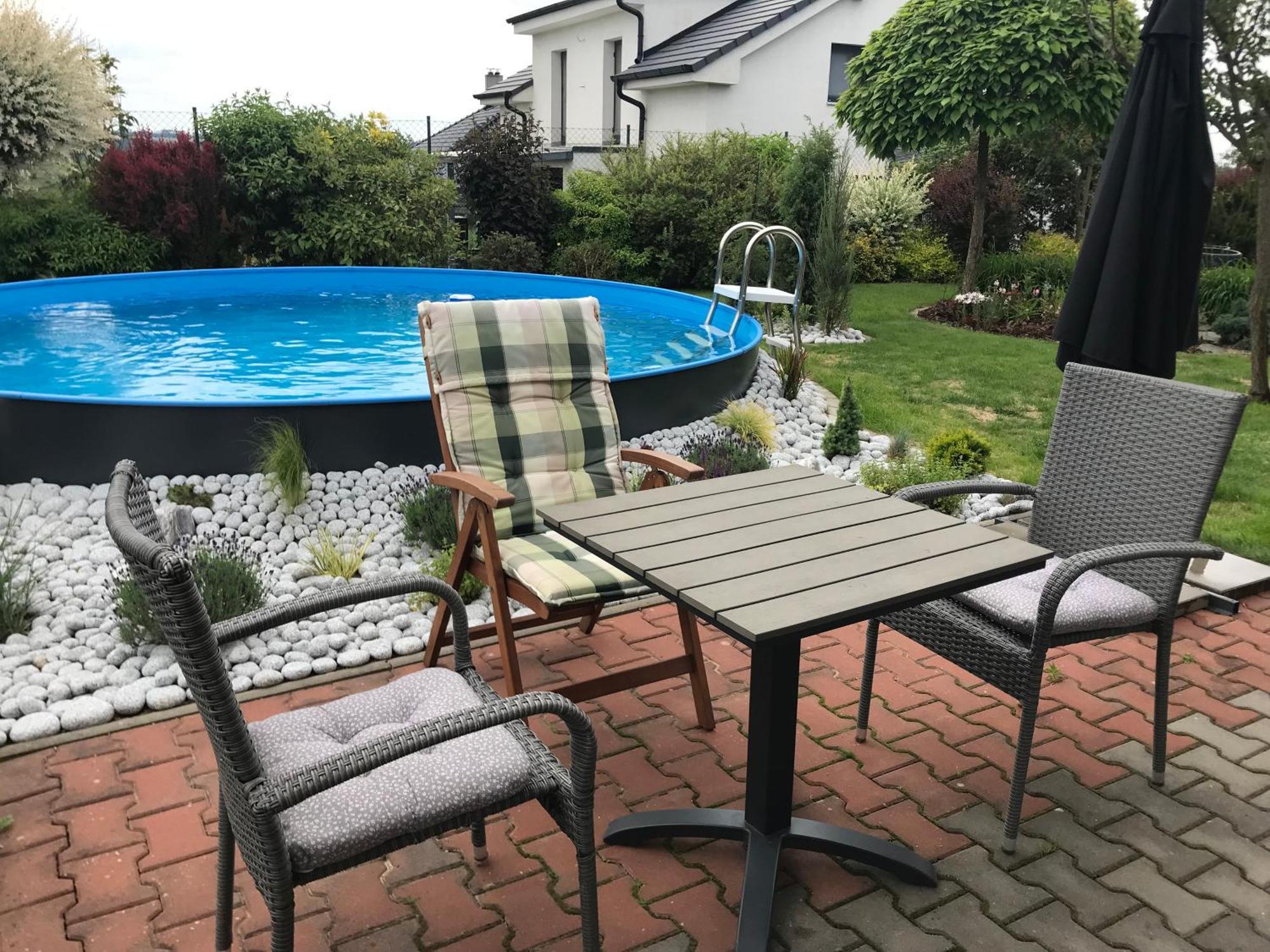 Prijemny Apartman Krovi V Rodinnem Domku Se Sdilenym Bazenem, Terasou A Zahradou Eksteriør bilde